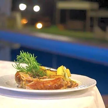 Grand Relais Laurenti Отель Гуальдо-Каттанео